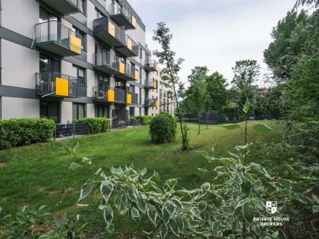 Spacious 66m three-room apartment with balcony at Głowackiego Street - Apartment - Rent - Kraków, Krowodrza / Bronowice