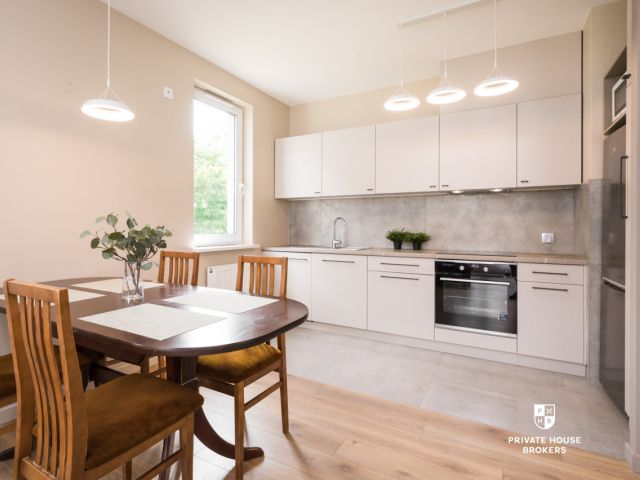 Spacious 66m three-room apartment with balcony at Głowackiego Street - Apartment - Rent - Kraków, Krowodrza / Bronowice