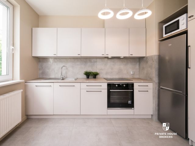 Spacious 66m three-room apartment with balcony at Głowackiego Street - Apartment - Rent - Kraków, Krowodrza / Bronowice