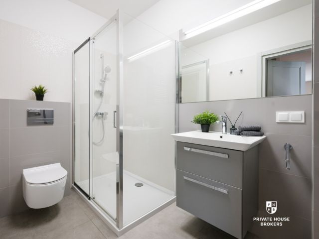 Spacious 66m three-room apartment with balcony at Głowackiego Street - Apartment - Rent - Kraków, Krowodrza / Bronowice