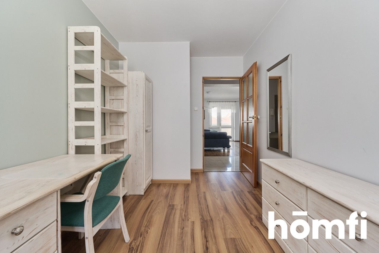 Spacious 4-room apartment on Kiemliczów Street | Close to the airport - Apartment - Rent - Wrocław, Fabryczna / Żerniki