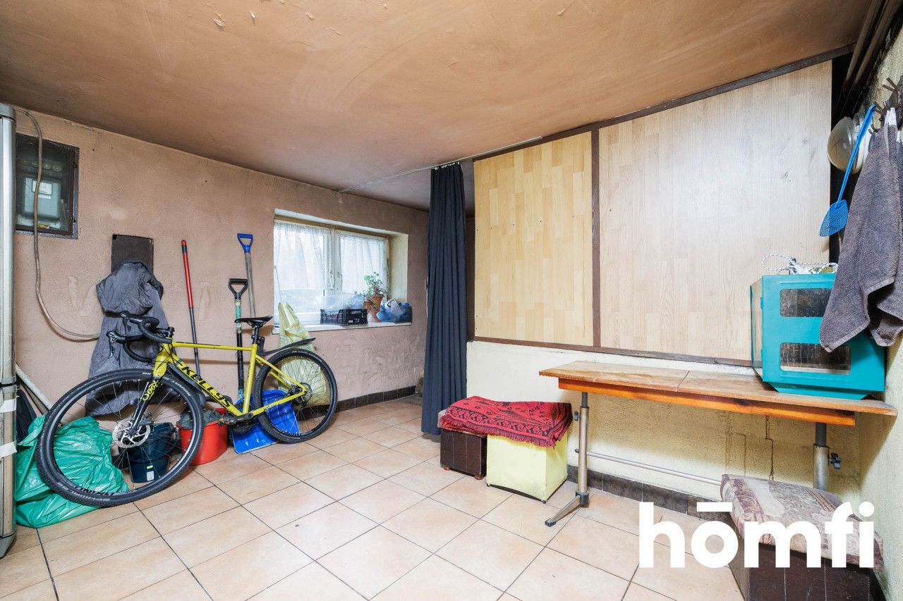 SINGLE-FAMILY HOUSE IN A QUIET NEIGHBORHOOD IN NEED OF RENOVATION - House - Sale - Wielicki, Niepołomice