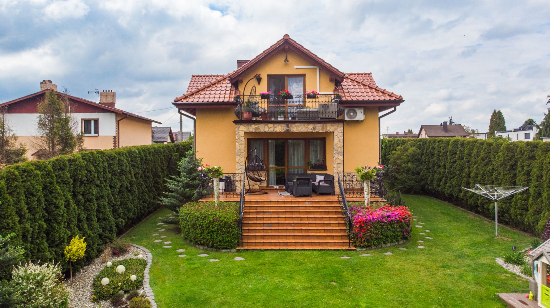 Exceptional Premium Home in the Zamysłów District - Дім - Продаж - Rybnik, Zamysłów