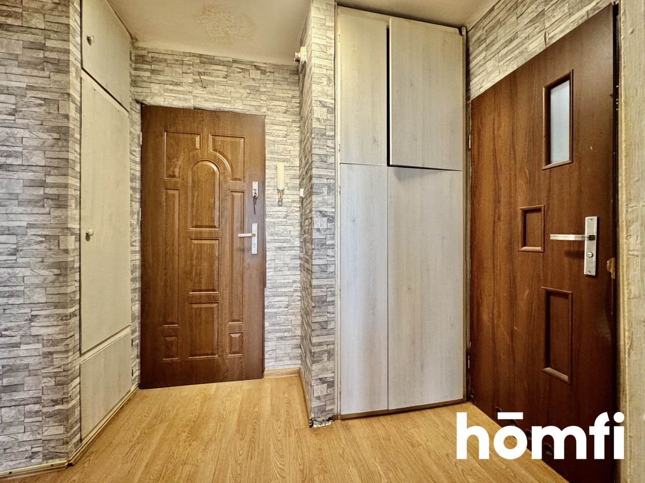 Lakeside Living: 9th Floor 1BR Flat in Sosnowiec - Apartment - Sale - Sosnowiec, Stary Sosnowiec