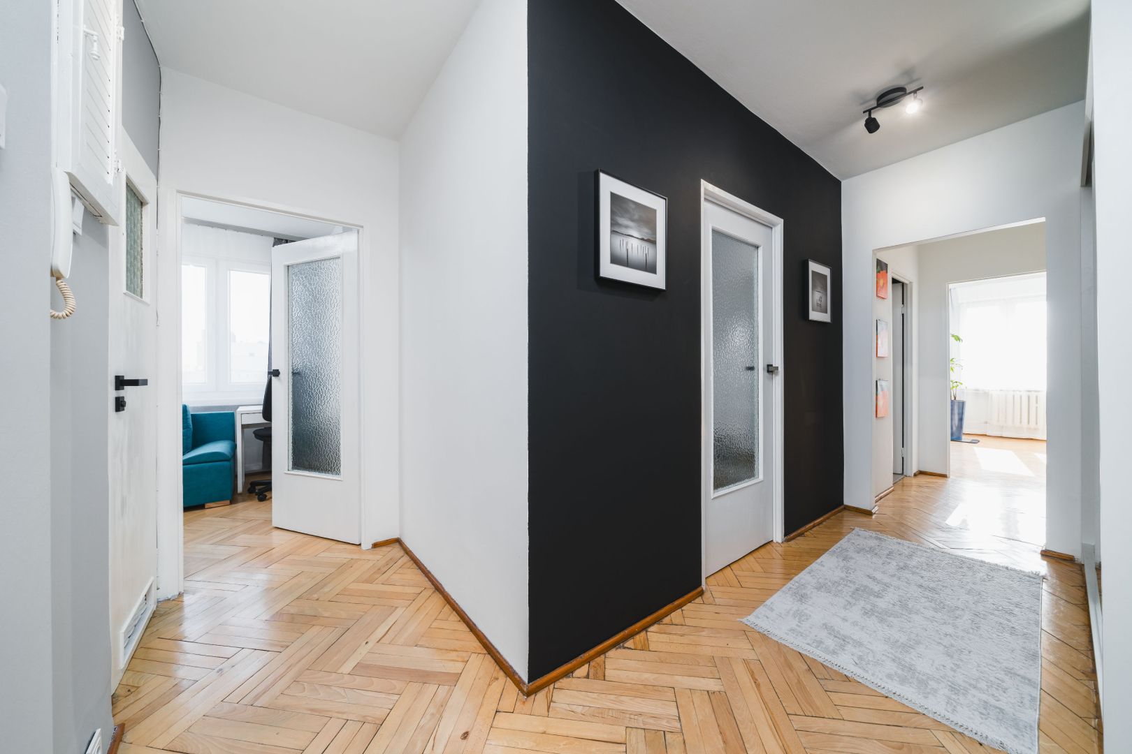 Live in the clouds! Beautiful, renovated 3-room apartment with a view – Os. Dywizjonu 303 - Apartment - Rent - Kraków, Nowa Huta / Czyżyny