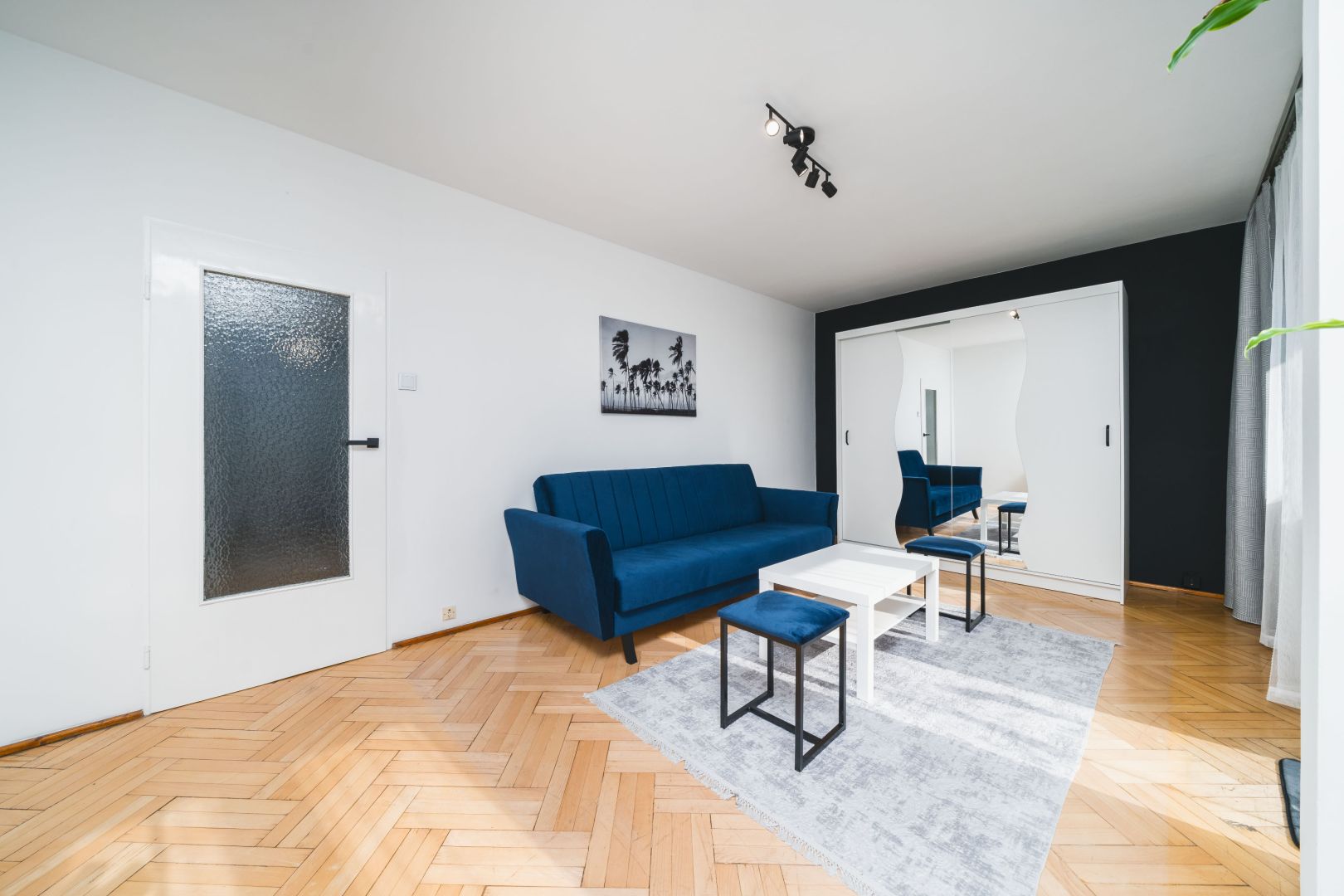 Live in the clouds! Beautiful, renovated 3-room apartment with a view – Os. Dywizjonu 303 - Apartment - Rent - Kraków, Nowa Huta / Czyżyny