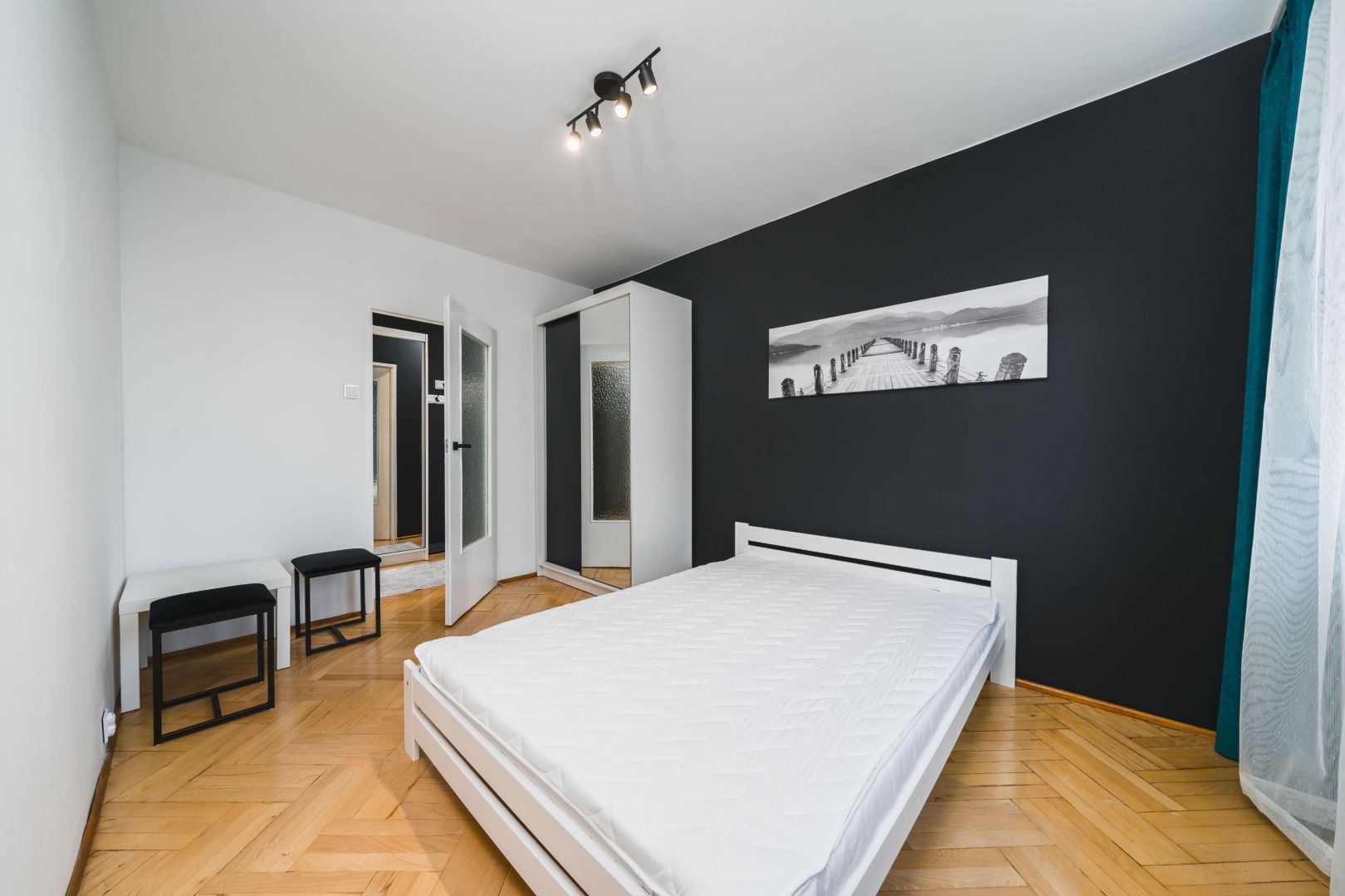 Live in the clouds! Beautiful, renovated 3-room apartment with a view – Os. Dywizjonu 303 - Apartment - Rent - Kraków, Nowa Huta / Czyżyny