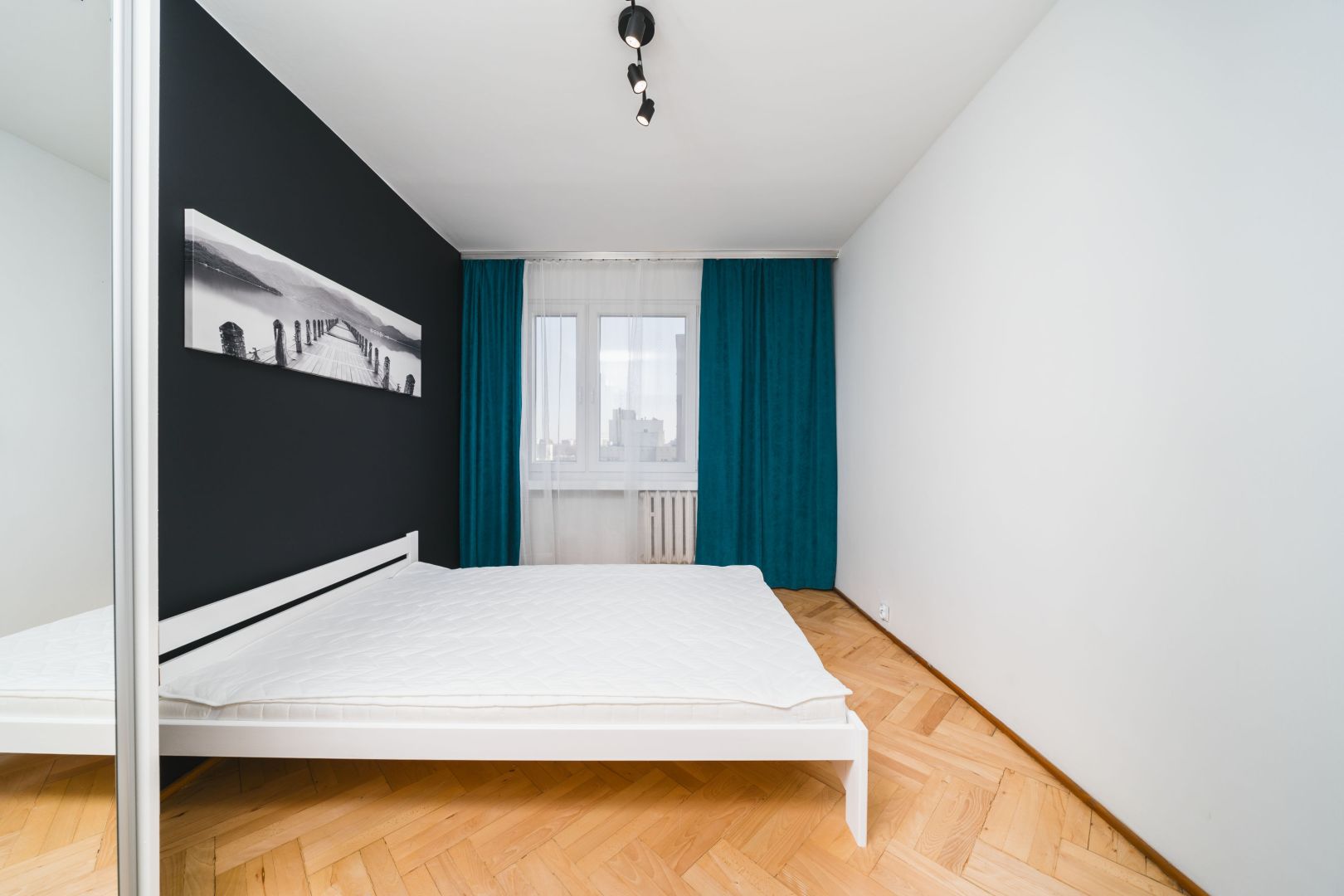 Live in the clouds! Beautiful, renovated 3-room apartment with a view – Os. Dywizjonu 303 - Apartment - Rent - Kraków, Nowa Huta / Czyżyny