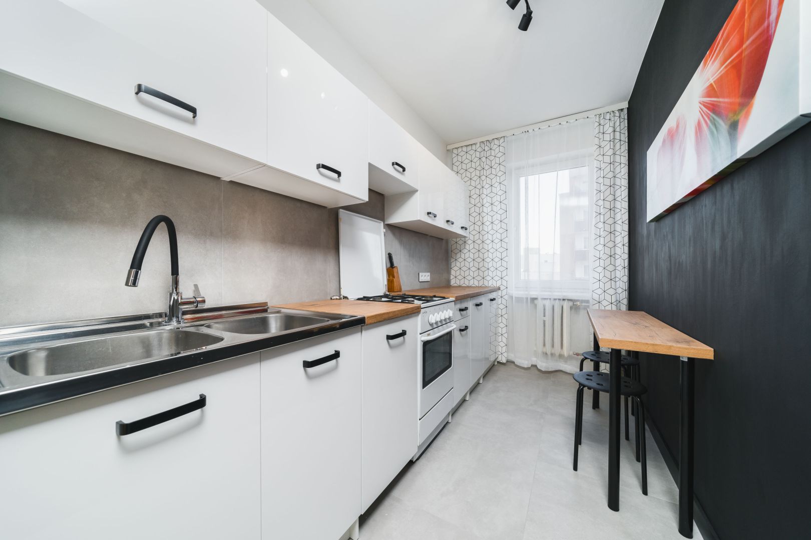 Live in the clouds! Beautiful, renovated 3-room apartment with a view – Os. Dywizjonu 303 - Apartment - Rent - Kraków, Nowa Huta / Czyżyny