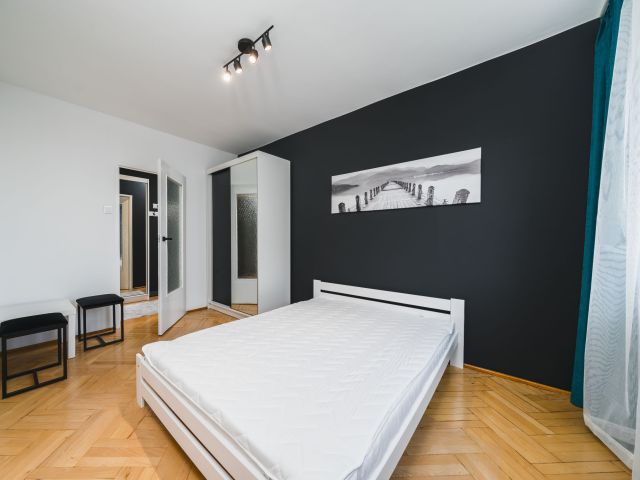 Live in the clouds! Beautiful, renovated 3-room apartment with a view – Os. Dywizjonu 303 - Квартира - Оренда - Kraków, Nowa Huta / Czyżyny