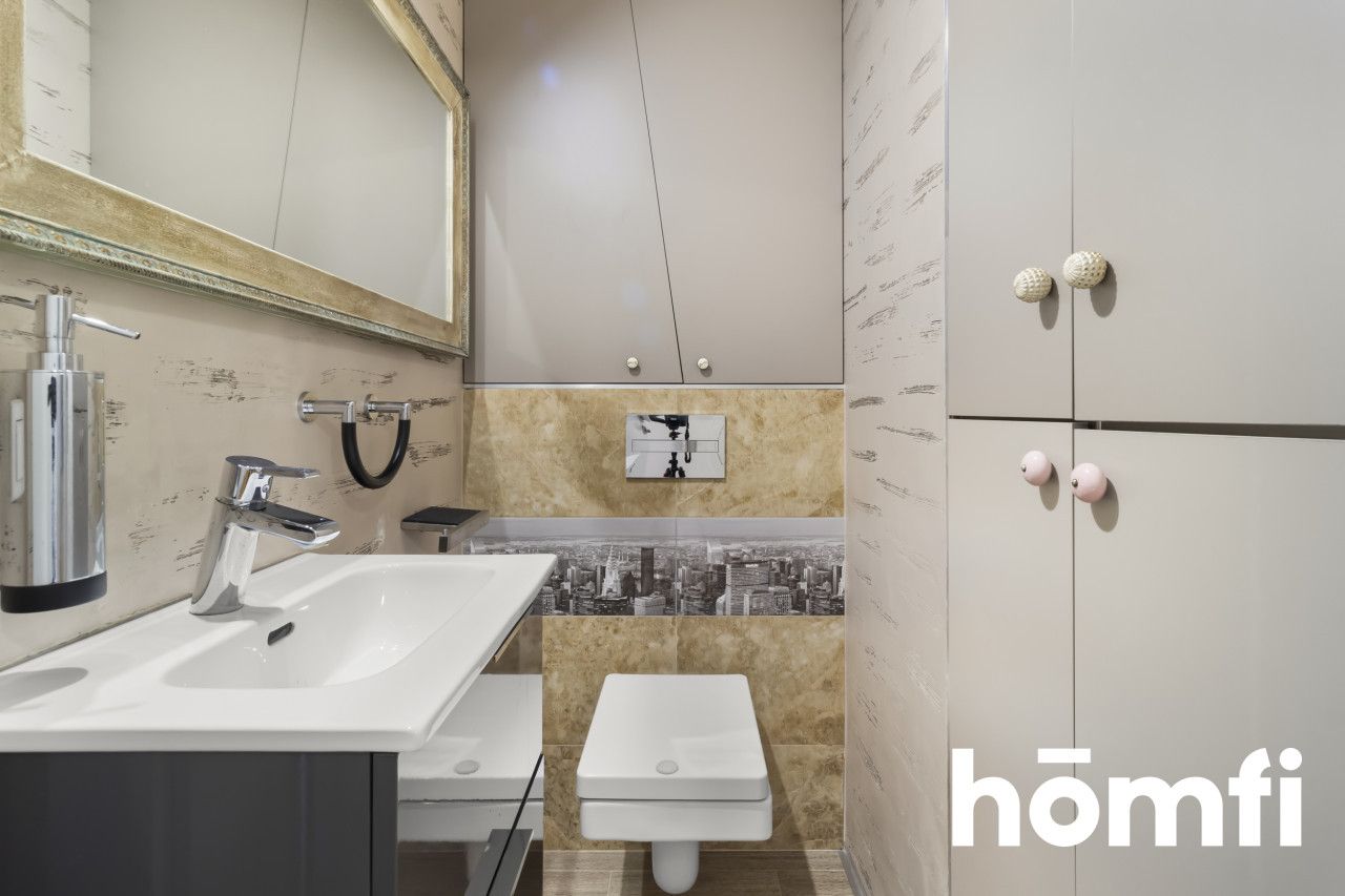 a spacious, three-room apartment with an area of 76.62 m² - Apartment - Rent - Warszawa, Śródmieście