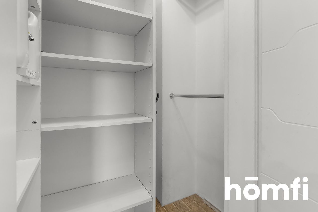 a spacious, three-room apartment with an area of 76.62 m² - Apartment - Rent - Warszawa, Śródmieście