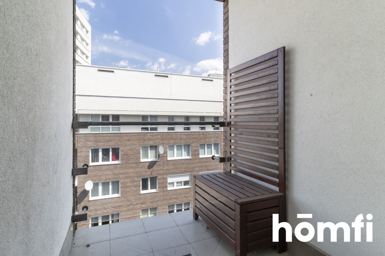 a spacious, three-room apartment with an area of 76.62 m² - Apartment - Rent - Warszawa, Śródmieście