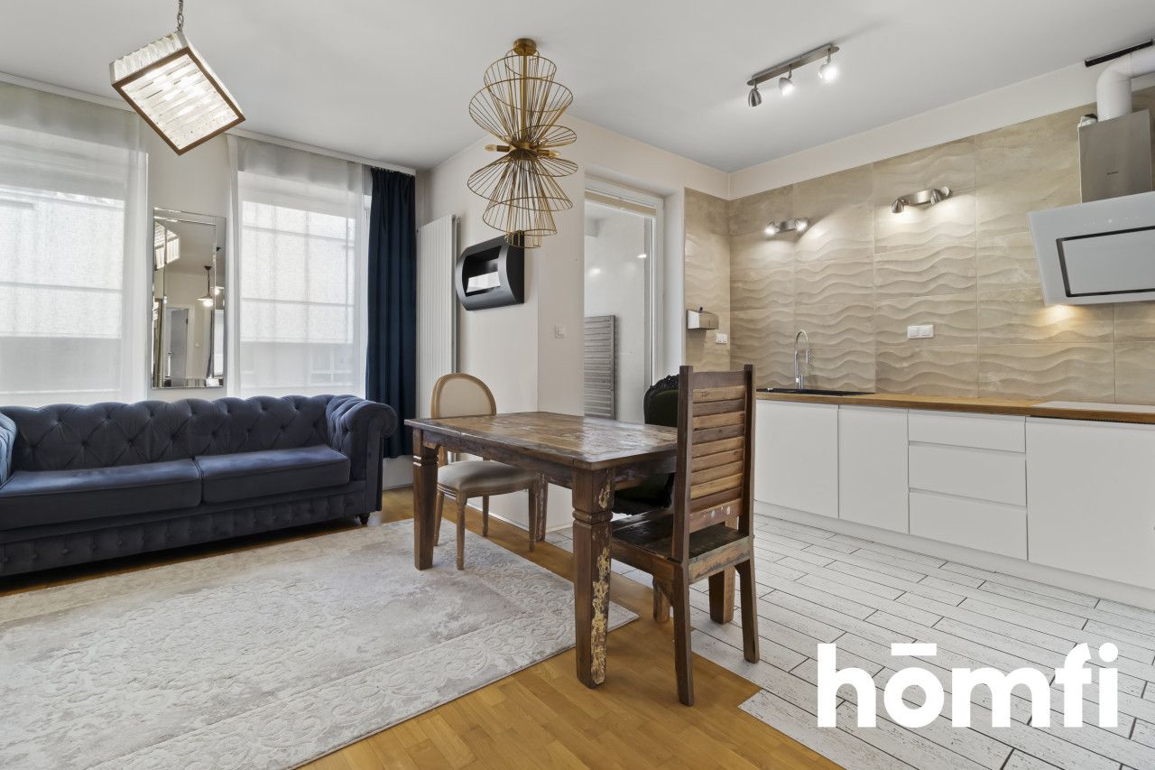 a spacious, three-room apartment with an area of 76.62 m² - Apartment - Rent - Warszawa, Śródmieście