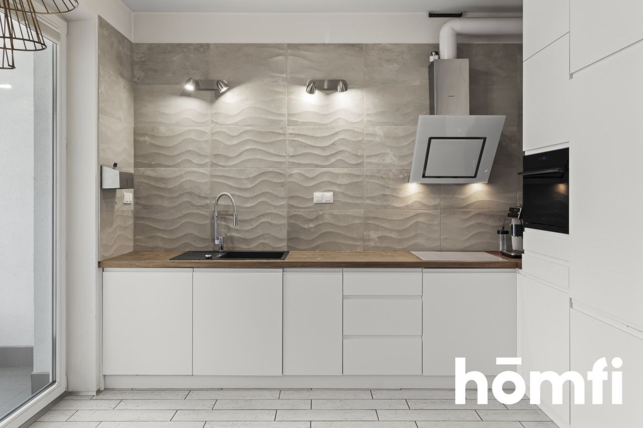 a spacious, three-room apartment with an area of 76.62 m² - Apartment - Rent - Warszawa, Śródmieście