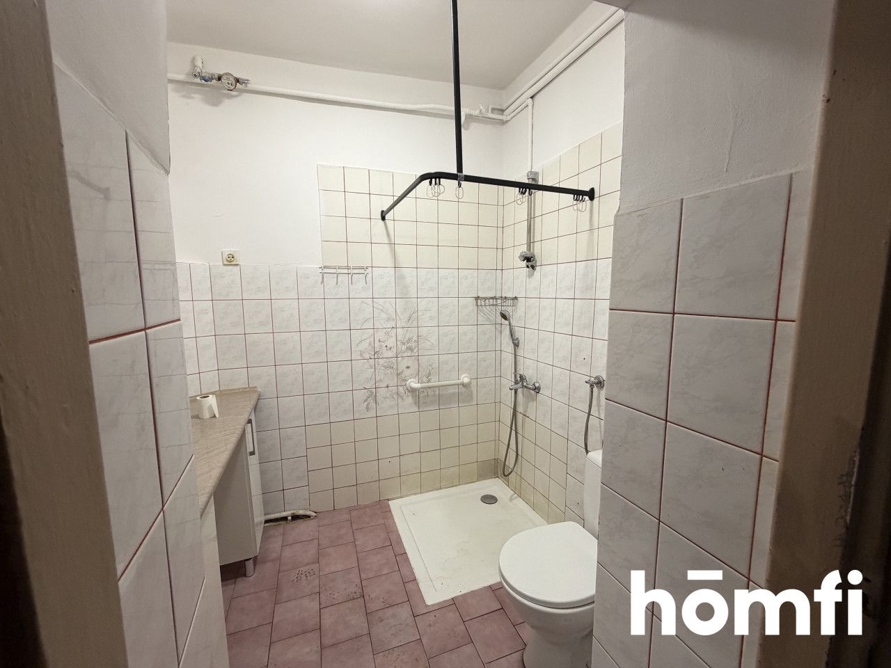 SPACIOUS APARTMENT WITH HUGE POTENTIAL - Apartment - Sale - Szamotulski, Szamotuły / Pamiątkowo
