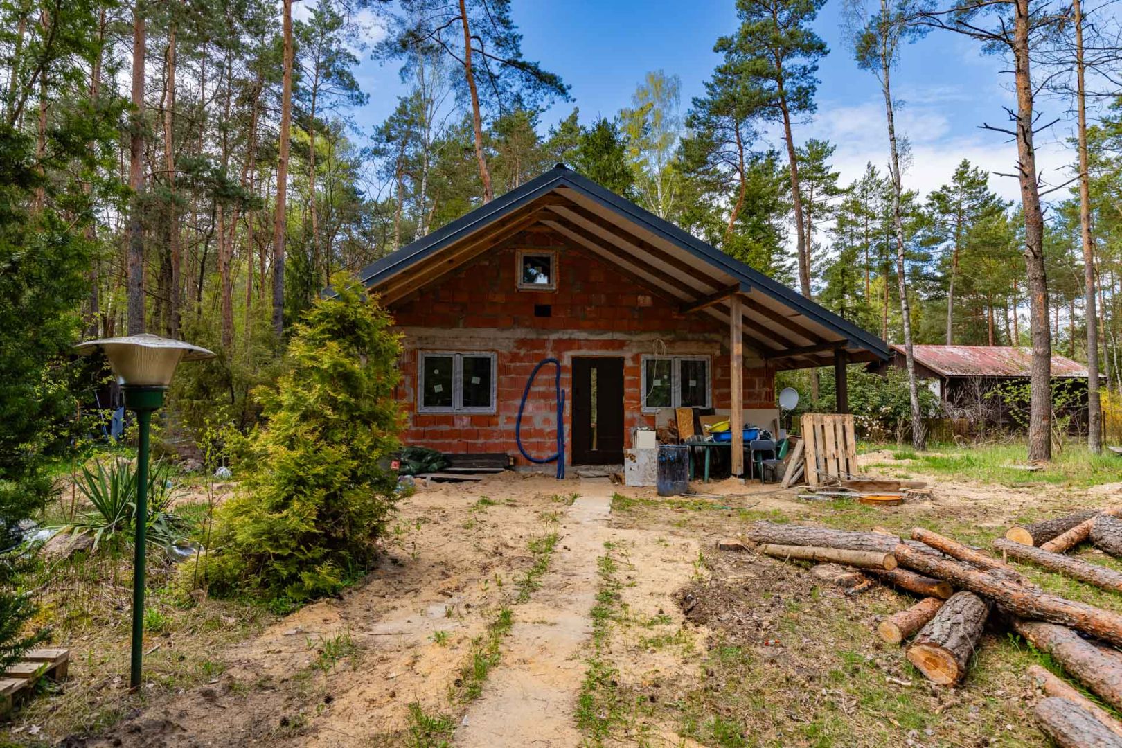 House under construction surrounded by forest – Łask area | 80 m² - Дім - Продаж - Łaski, Łask / Rokitnica