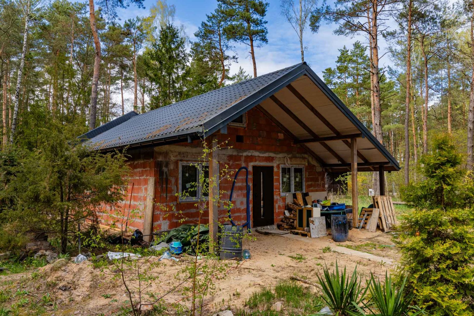 House under construction surrounded by forest – Łask area | 80 m² - Дім - Продаж - Łaski, Łask / Rokitnica