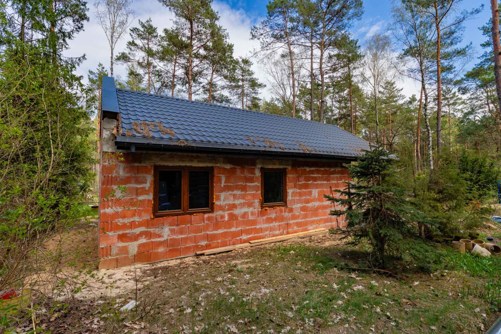 House under construction surrounded by forest – Łask area | 80 m² - Дім - Продаж - Łaski, Łask / Rokitnica