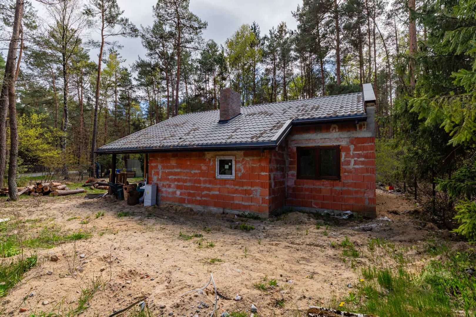 House under construction surrounded by forest – Łask area | 80 m² - Дім - Продаж - Łaski, Łask / Rokitnica