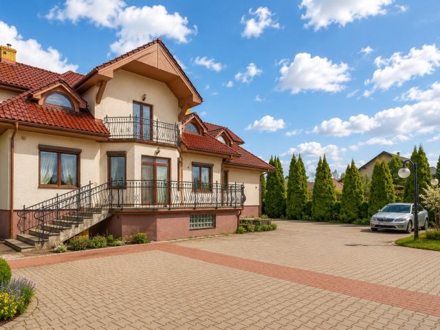 Dom z charakterem i halą usługową | Chwaszczyno - Dom - Sprzedaż - Kartuski, Żukowo / Chwaszczyno
