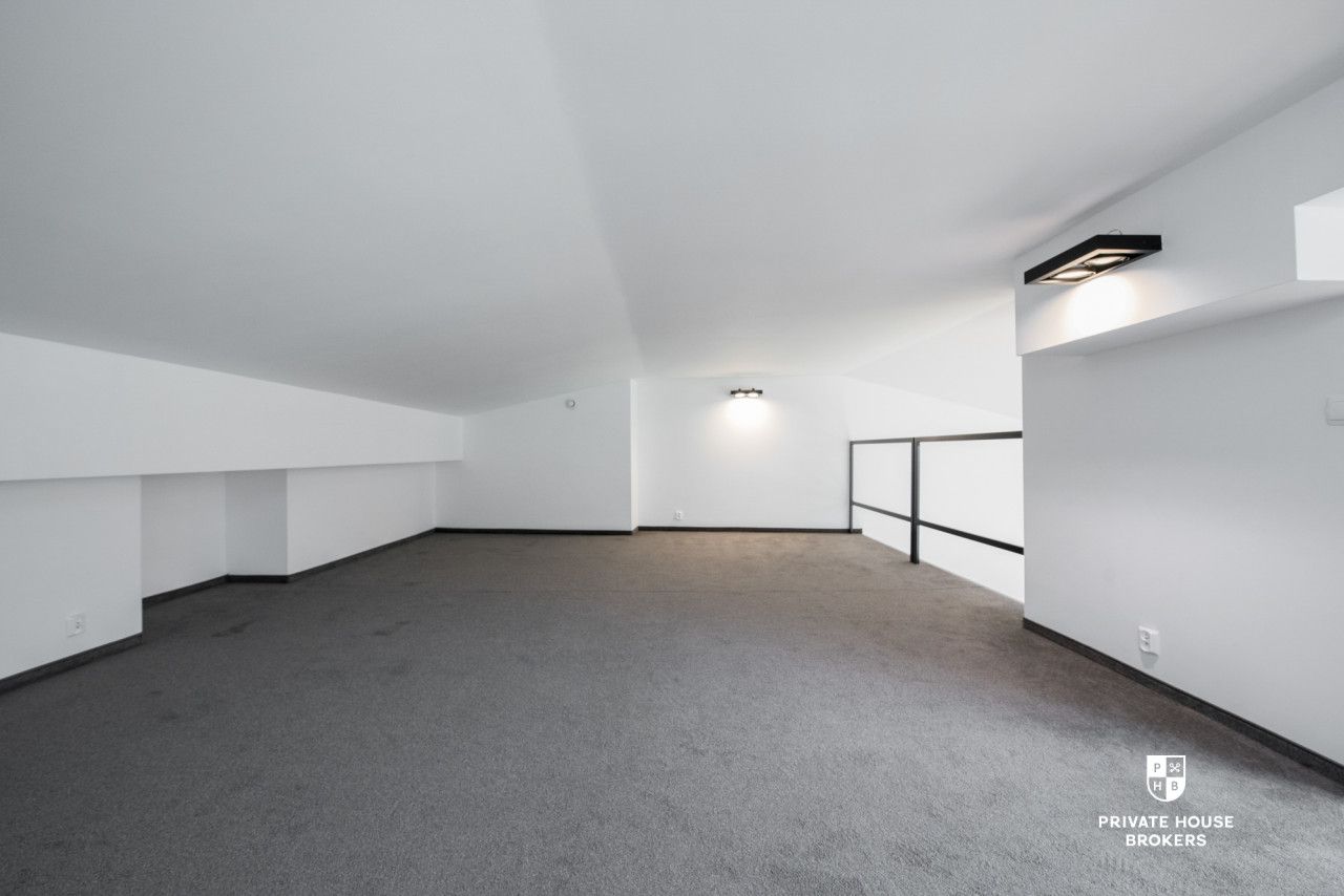 Spacious 2-bedroom apartment with the view of the Wawel Castle - Apartment - Rent - Kraków, Śródmieście / Stare Miasto