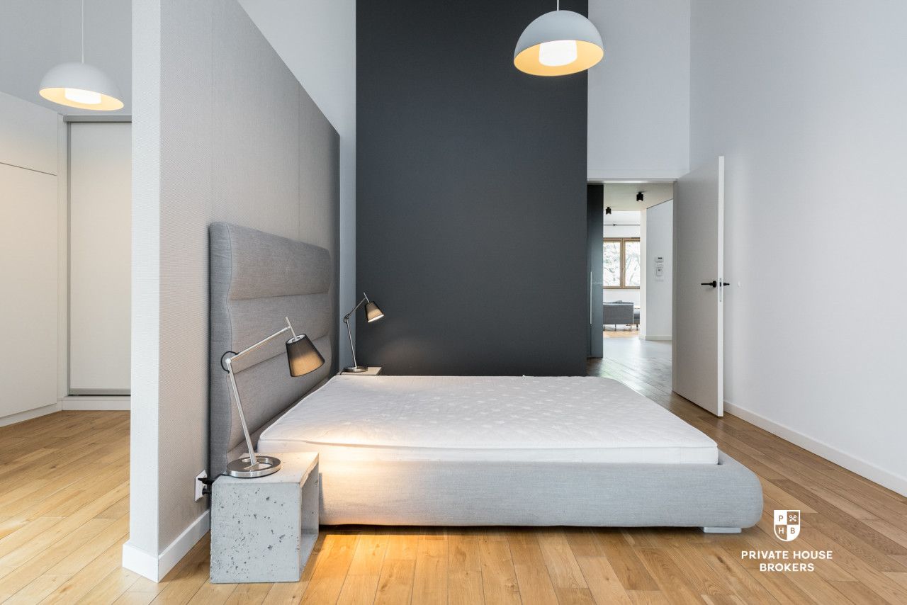 Spacious 2-bedroom apartment with the view of the Wawel Castle - Apartment - Rent - Kraków, Śródmieście / Stare Miasto