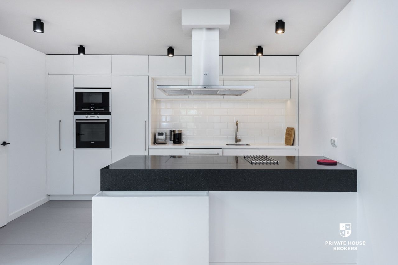 Spacious 2-bedroom apartment with the view of the Wawel Castle - Apartment - Rent - Kraków, Śródmieście / Stare Miasto