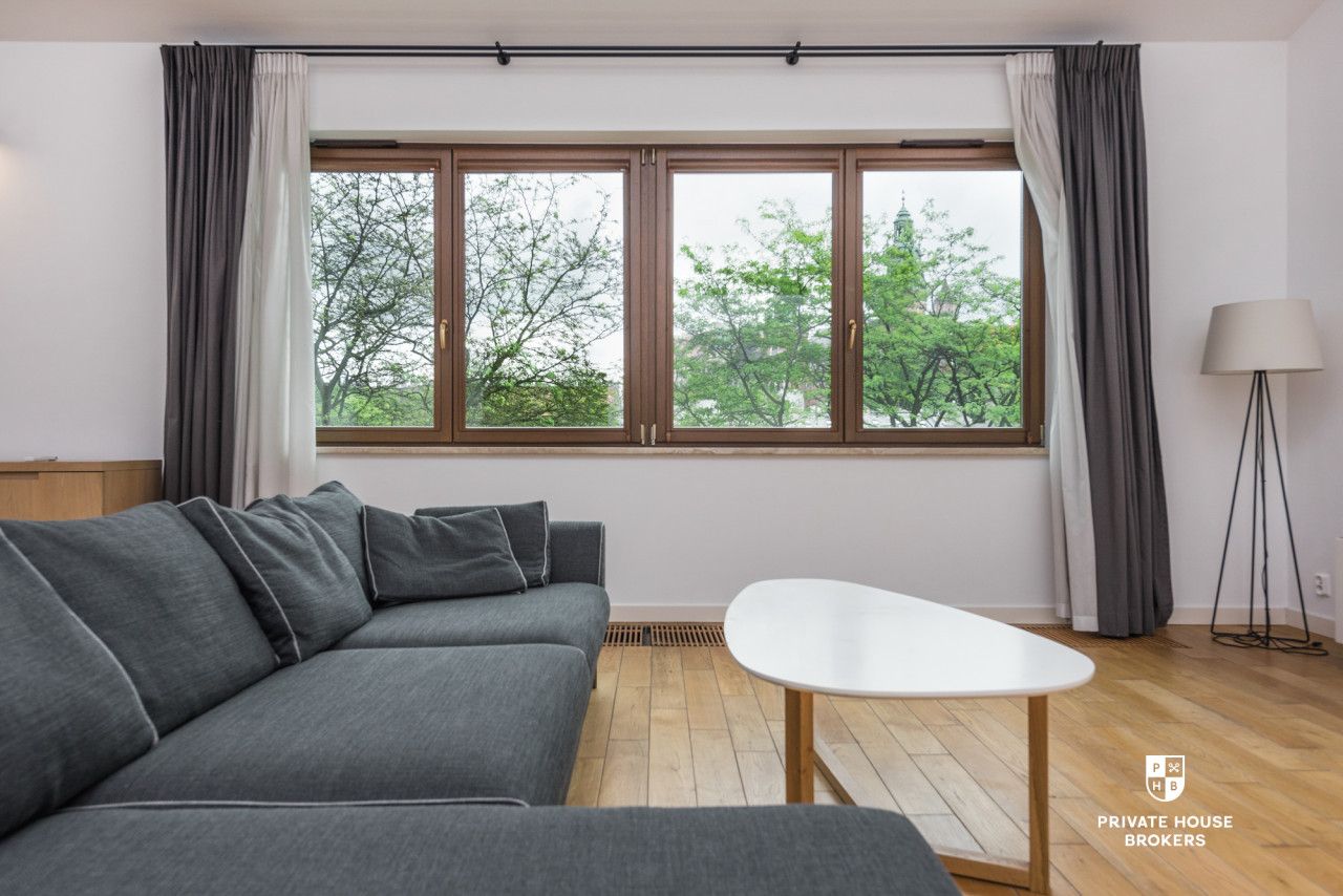 Spacious 2-bedroom apartment with the view of the Wawel Castle - Apartment - Rent - Kraków, Śródmieście / Stare Miasto