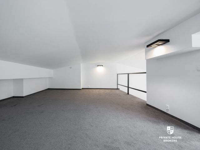 Spacious 2-bedroom apartment with the view of the Wawel Castle - Apartment - Rent - Kraków, Śródmieście / Stare Miasto