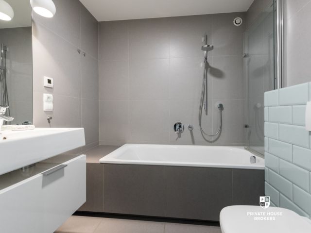 Spacious 2-bedroom apartment with the view of the Wawel Castle - Apartment - Rent - Kraków, Śródmieście / Stare Miasto