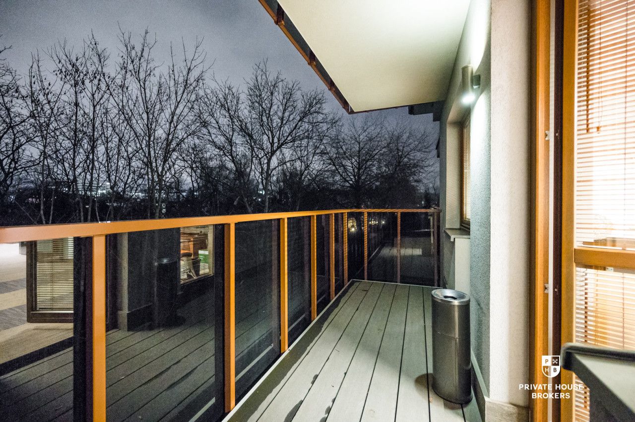 Office Building in Bronowice with adjacent Plot | Expansion and New Investment Potential - Commercial premises - Sale - Kraków, Krowodrza / Bronowice