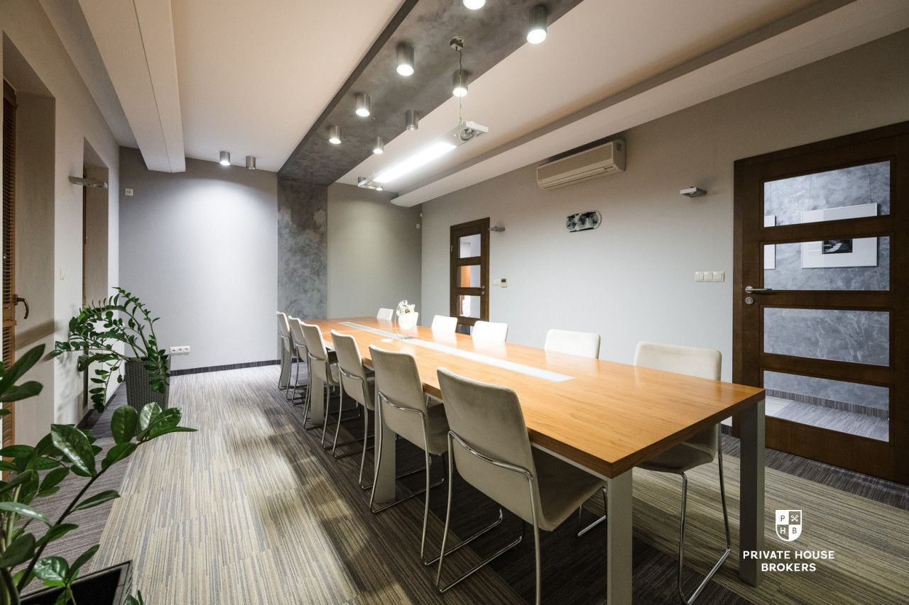 Office Building in Bronowice with adjacent Plot | Expansion and New Investment Potential - Commercial premises - Sale - Kraków, Krowodrza / Bronowice