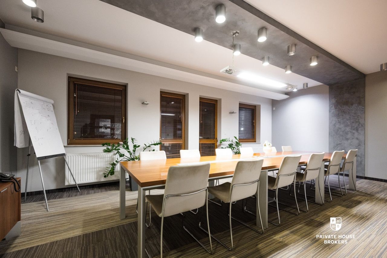Office Building in Bronowice with adjacent Plot | Expansion and New Investment Potential - Commercial premises - Sale - Kraków, Krowodrza / Bronowice
