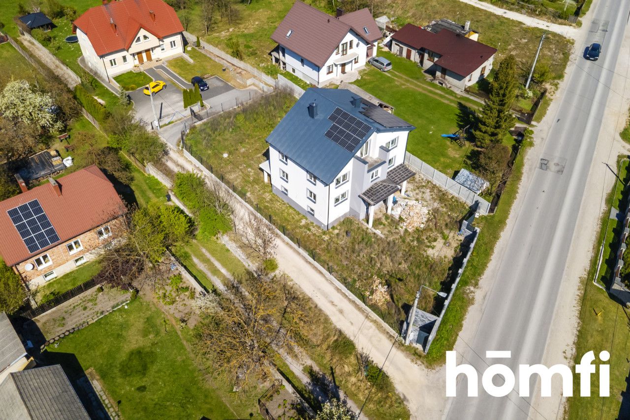 House on Posłowicka Street – perfect for a family and business use - Дім - Продаж - Kielce
