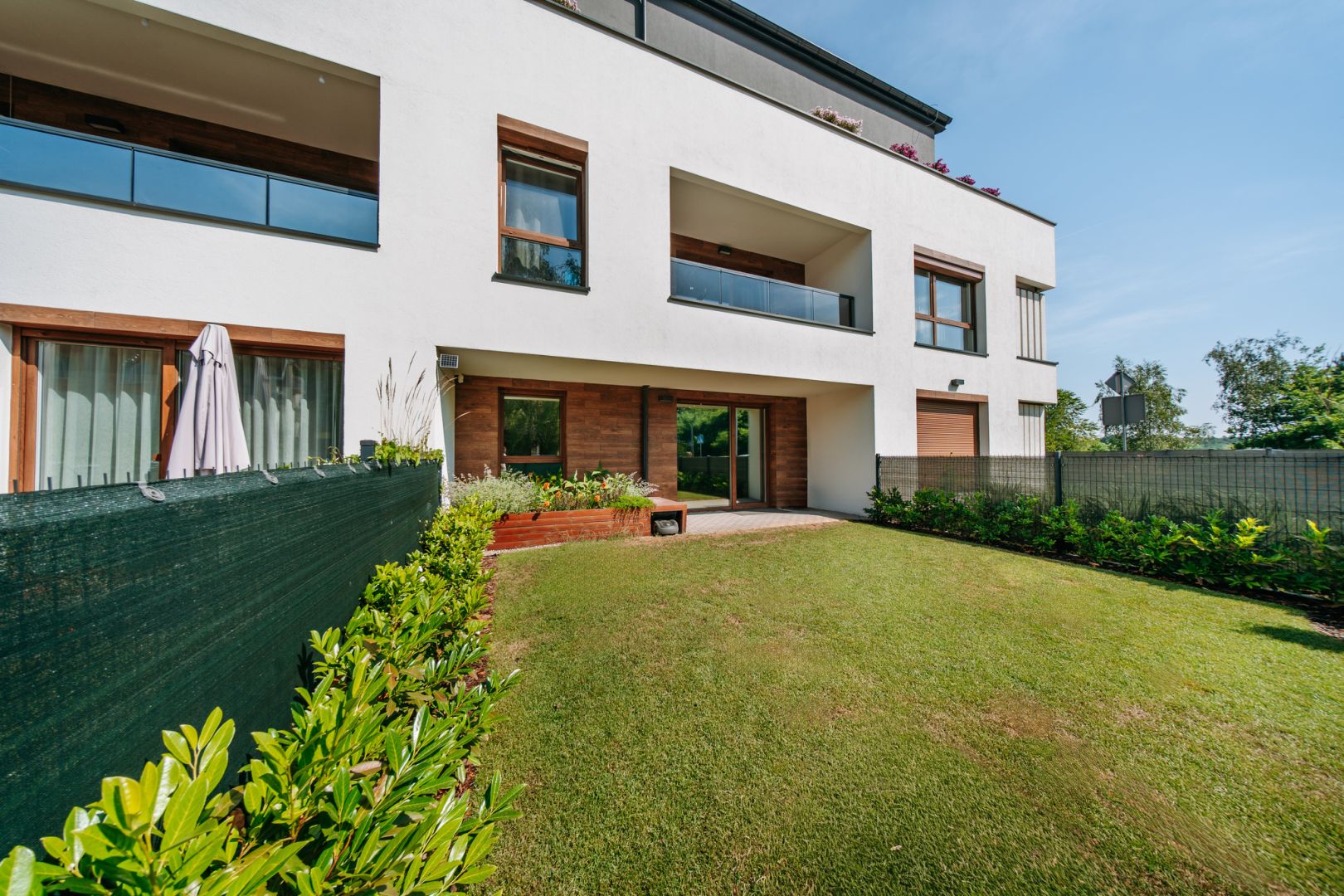 42 m² with a garden and parking. Winter Retreat - Квартира - Продаж - Toruń, Stawki