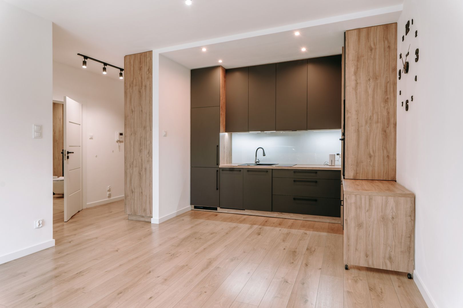 42 m² with a garden and parking. Winter Retreat - Квартира - Продаж - Toruń, Stawki
