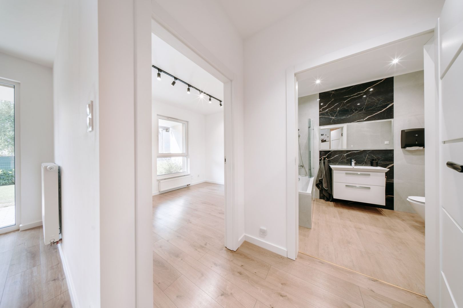 42 m² with a garden and parking. Winter Retreat - Квартира - Продаж - Toruń, Stawki
