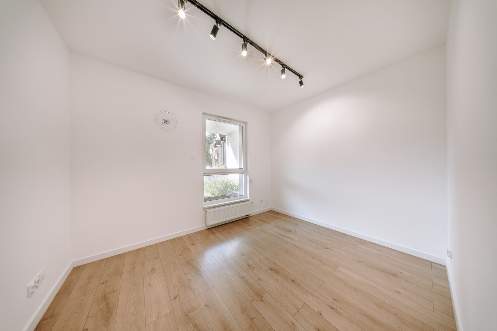 42 m² with a garden and parking. Winter Retreat - Квартира - Продаж - Toruń, Stawki
