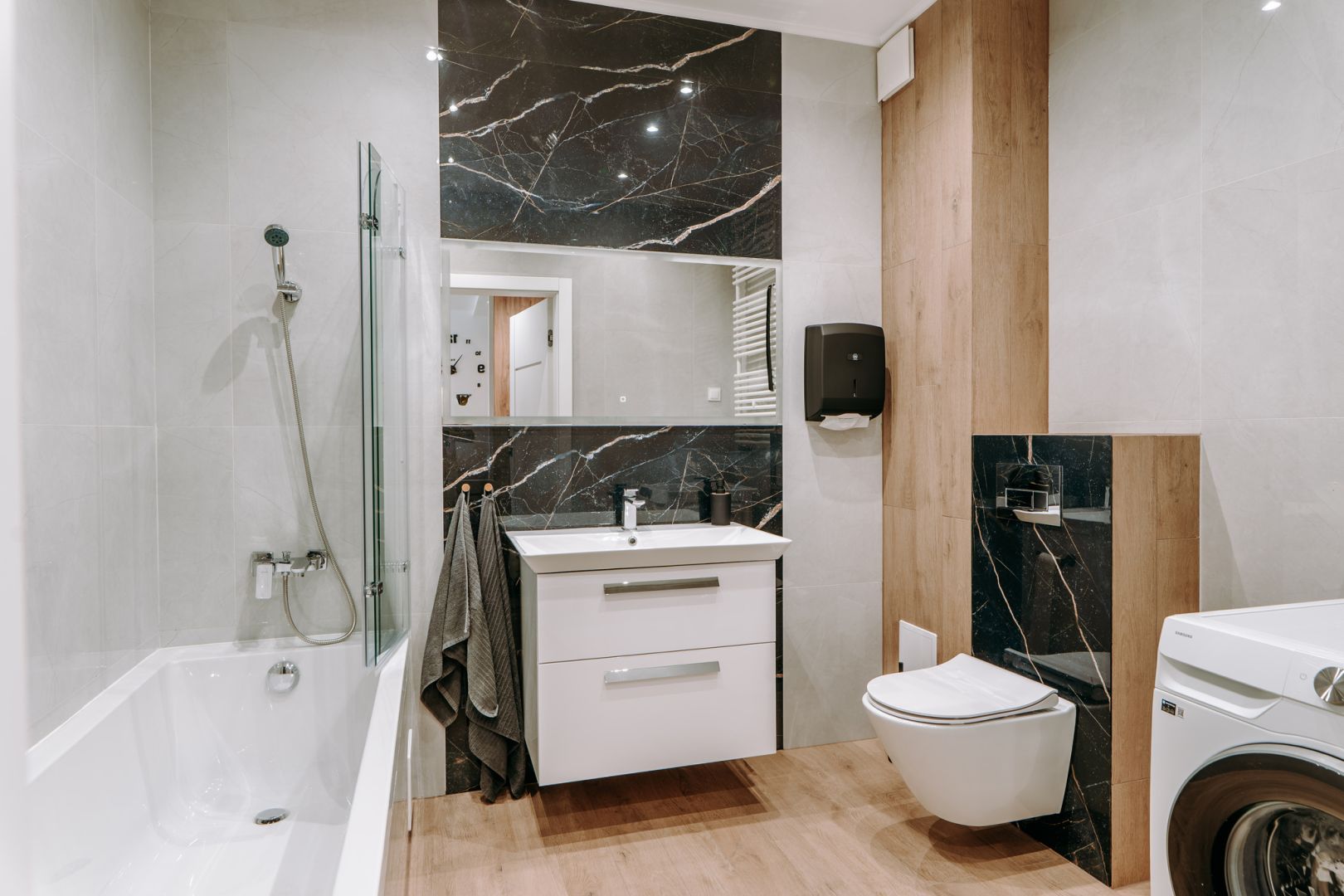 42 m² with a garden and parking. Winter Retreat - Квартира - Продаж - Toruń, Stawki