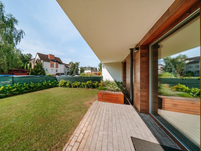 42 m² with a garden and parking. Winter Retreat - Квартира - Продаж - Toruń, Stawki