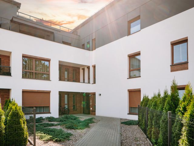 42 m² with a garden and parking. Winter Retreat - Квартира - Продаж - Toruń, Stawki