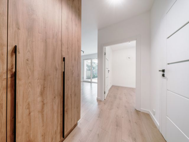 42 m² with a garden and parking. Winter Retreat - Квартира - Продаж - Toruń, Stawki