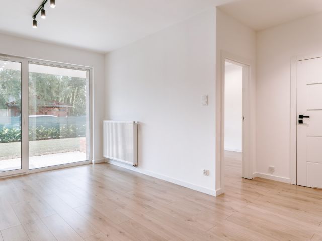 42 m² with a garden and parking. Winter Retreat - Квартира - Продаж - Toruń, Stawki