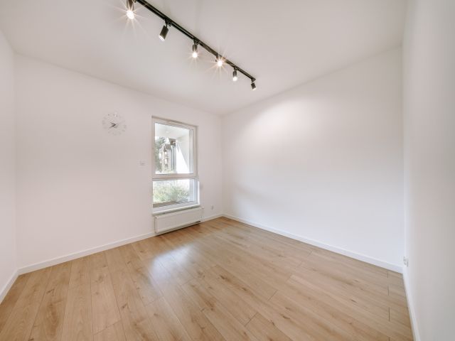 42 m² with a garden and parking. Winter Retreat - Квартира - Продаж - Toruń, Stawki