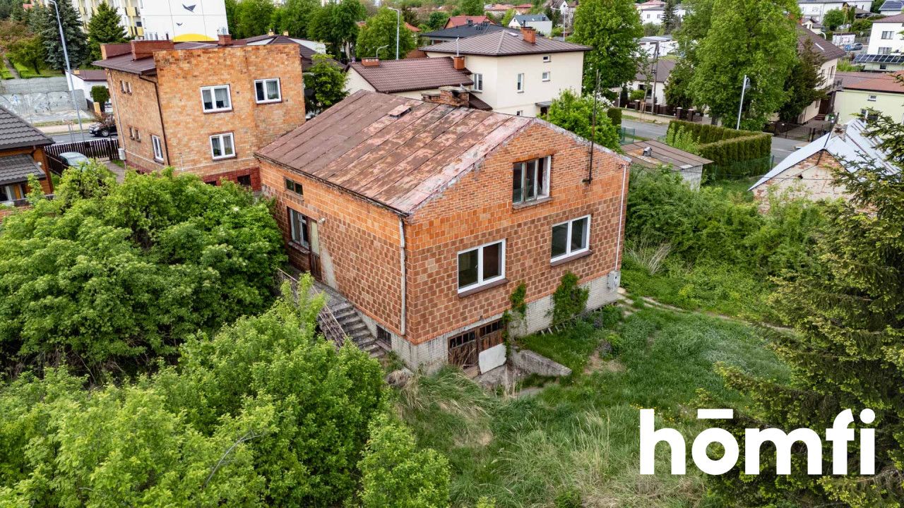 A HOUSE WITH POTENTIAL IN THE CITY CENTER - House - Sale - Zwoleński, Zwoleń