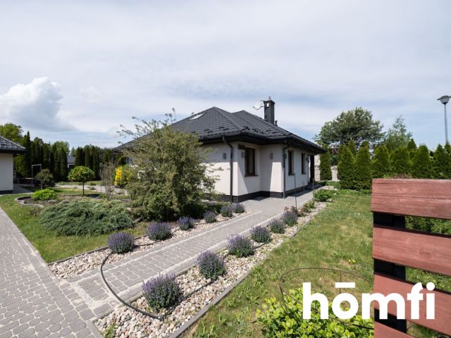 A family house in a quiet area near Radom - Дім - Продаж - Radomski, Jedlnia-Letnisko / Groszowice