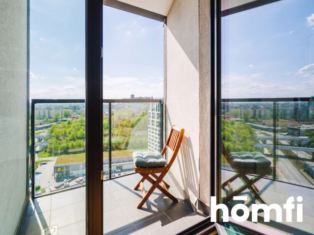 Finished in high standard, 3 room unique apartment on the last, 14th floor with a breathtaking view on the city and mountains. Underground parking space and large storage room with the apartment - Mogilska 120 St. | Grzegórzki - Apartment - Sale - Kraków, Śródmieście / Grzegórzki