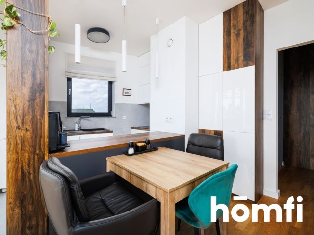 Finished in high standard, 3 room unique apartment on the last, 14th floor with a breathtaking view on the city and mountains. Underground parking space and large storage room with the apartment - Mogilska 120 St. | Grzegórzki - Apartment - Sale - Kraków, Śródmieście / Grzegórzki