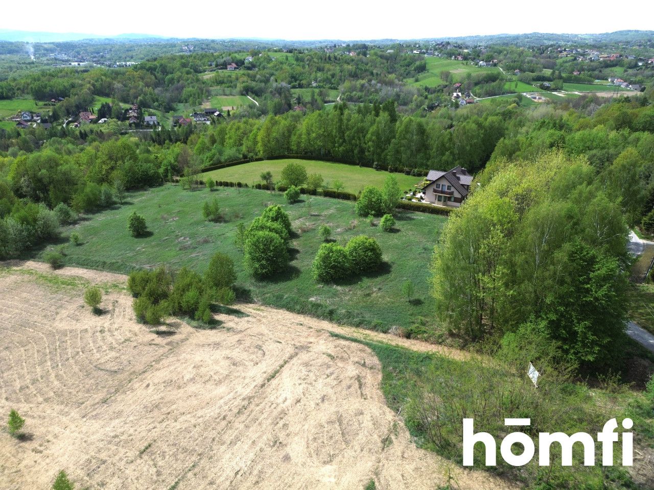 A scenic, large 8600 sqm, well-shaped, and serviced building plot with southern exposure for sale - Winiary | Gdów - Plot - Sale - Wielicki, Gdów / Winiary